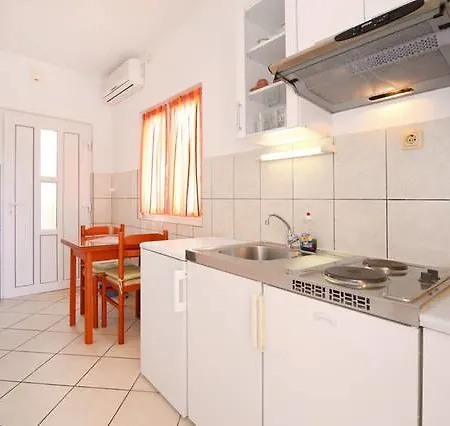 Apartament Rosanda *