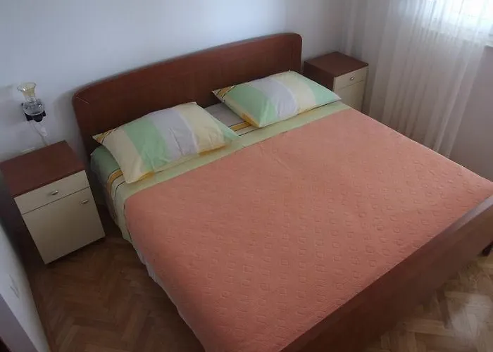 アパート Rosanda